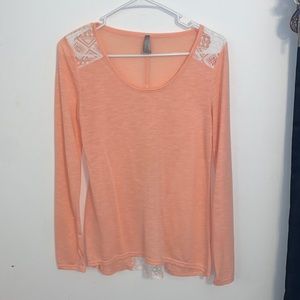 Size small women’s long sleeve shirt from Vanity. Only worn once or twice
